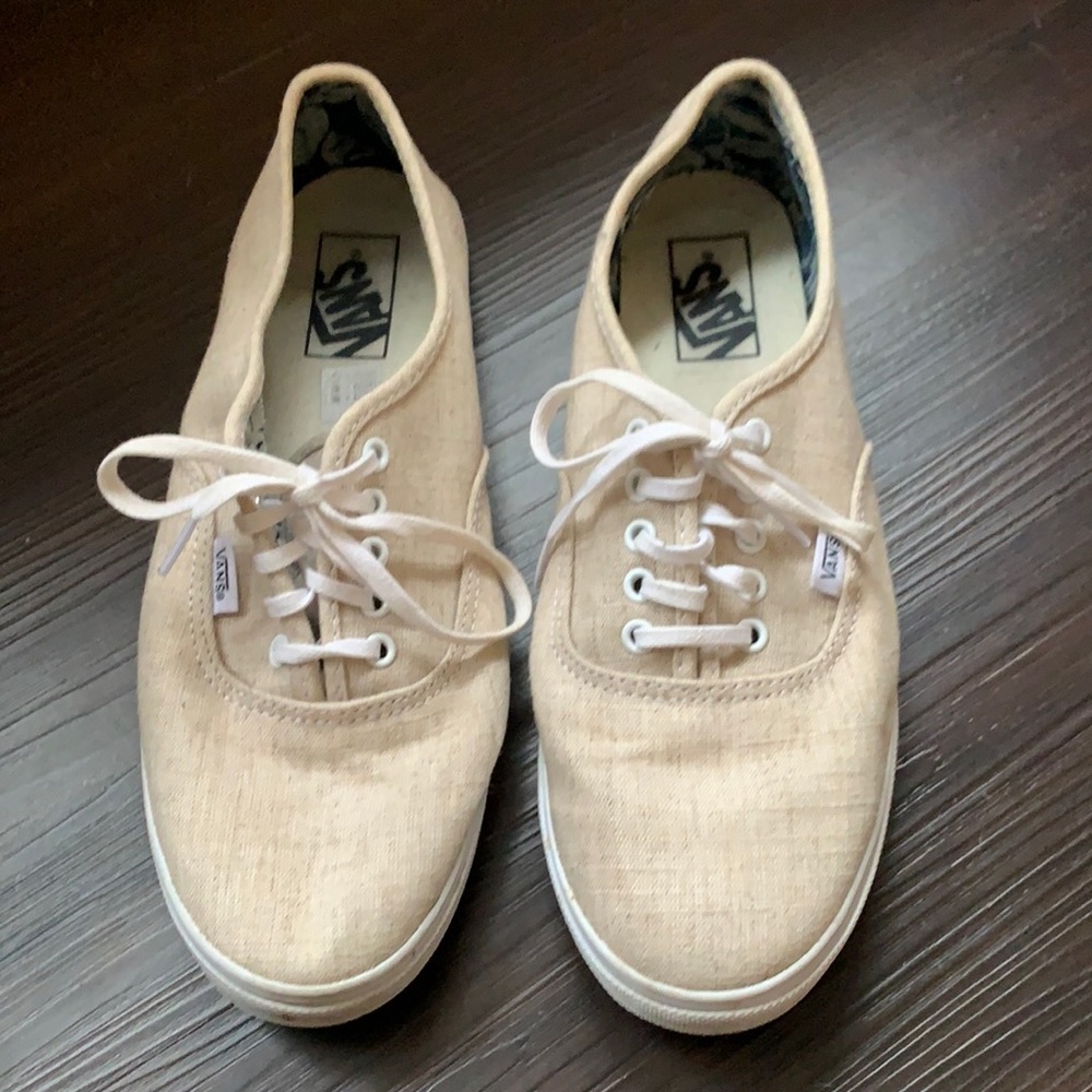 Vans - Picture 2 of 9